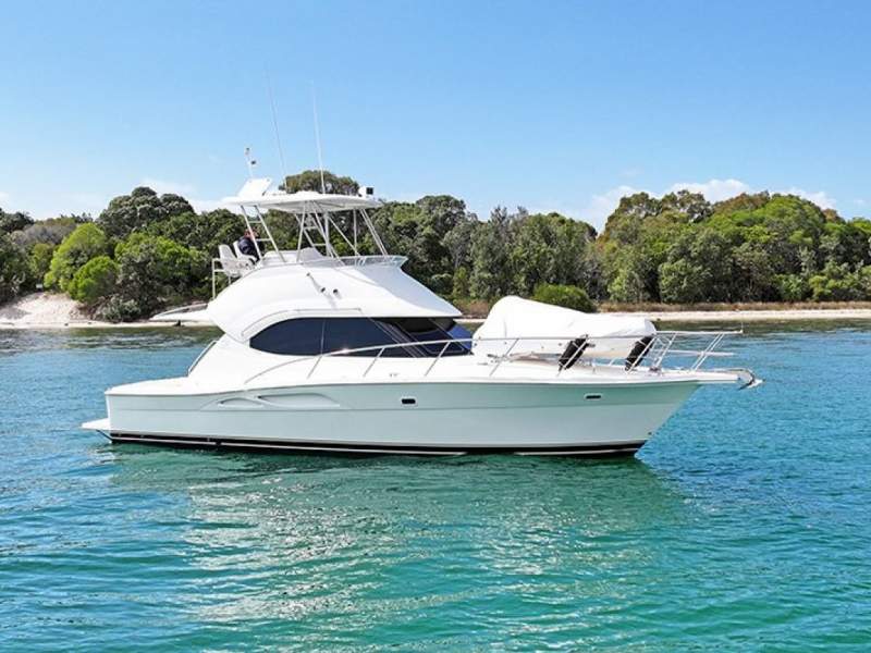 Riviera 37 Flybridge