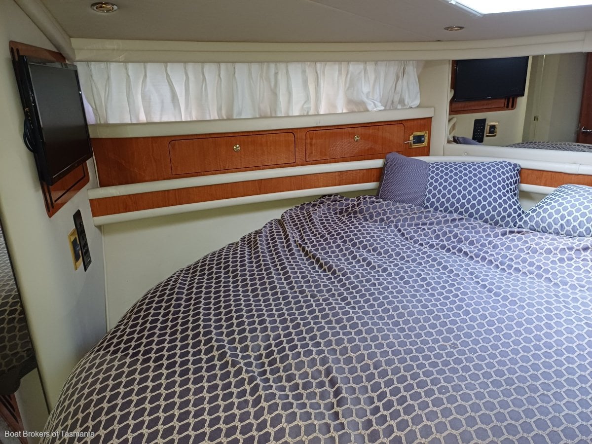  Sea Ray 480 Sedan Bridge Twin 660hp Cats. Low hours, well equipped. Boat Brokers of Tasmania
