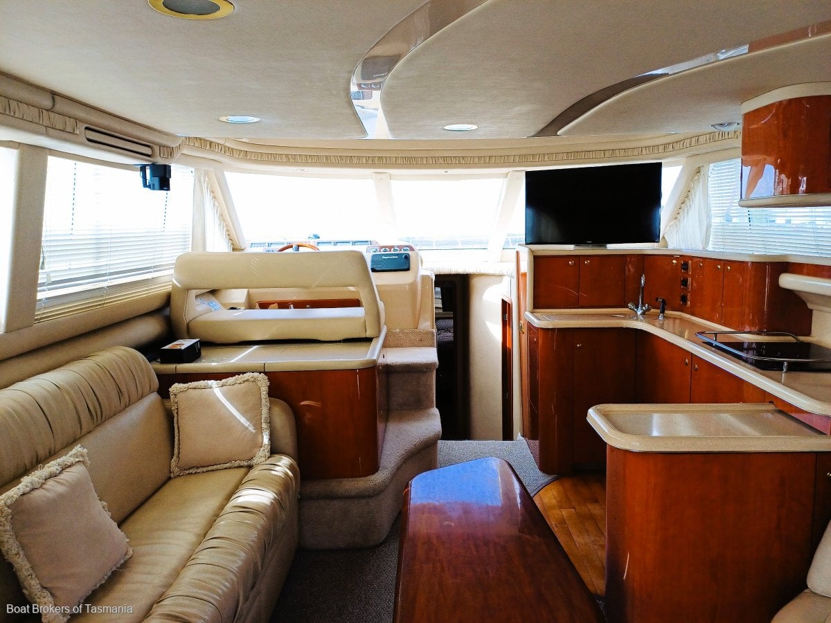 Sea Ray 480 Sedan Bridge Twin 660hp Cats. Low hours, well equipped.