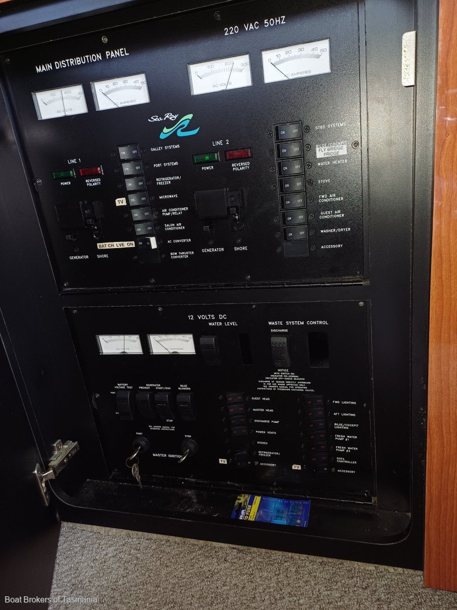  Sea Ray 480 Sedan Bridge Twin 660hp Cats. Low hours, well equipped. Boat Brokers of Tasmania