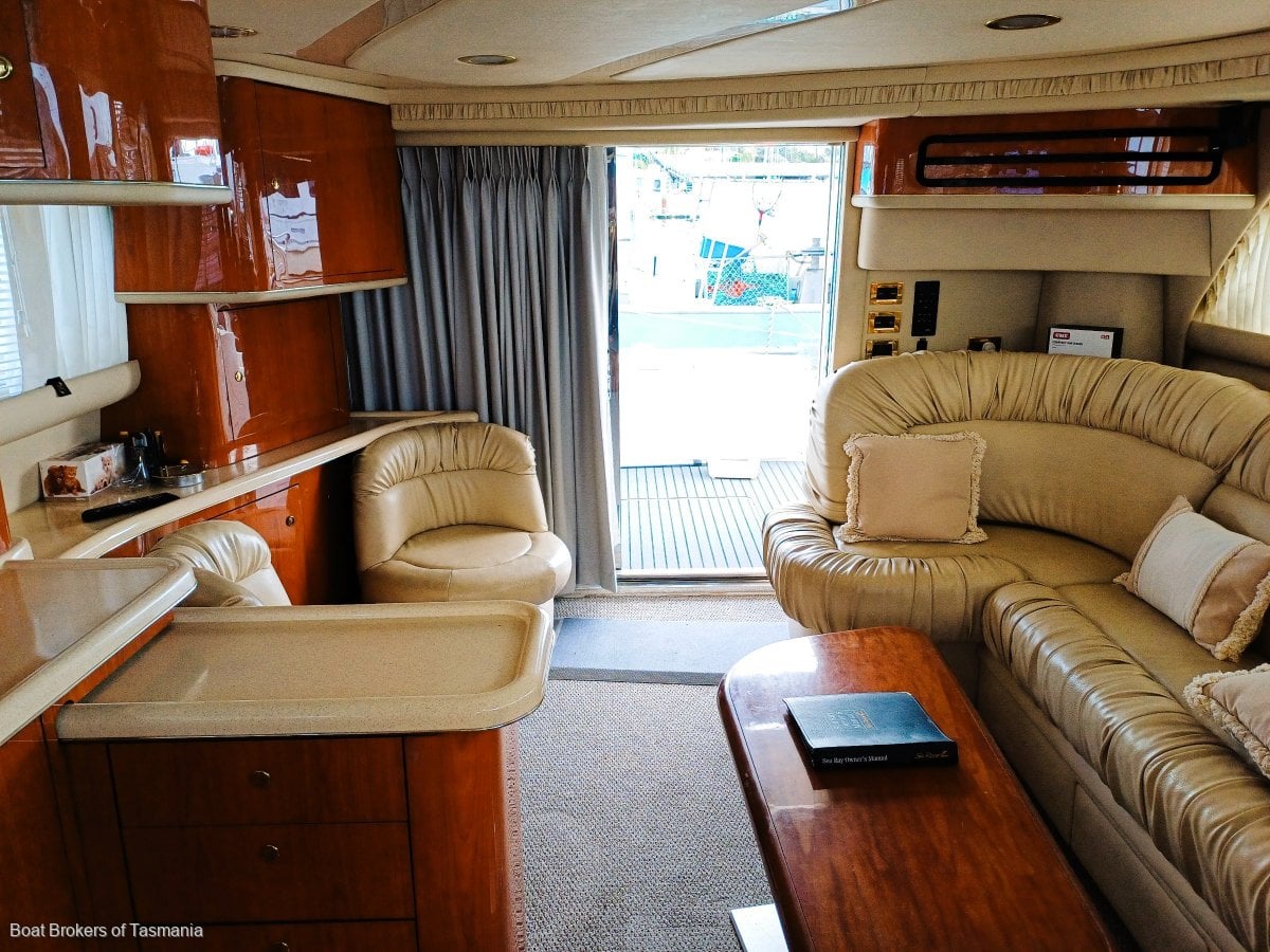 Sea Ray 480 Sedan Bridge Twin 660hp Cats. Low hours, well equipped.