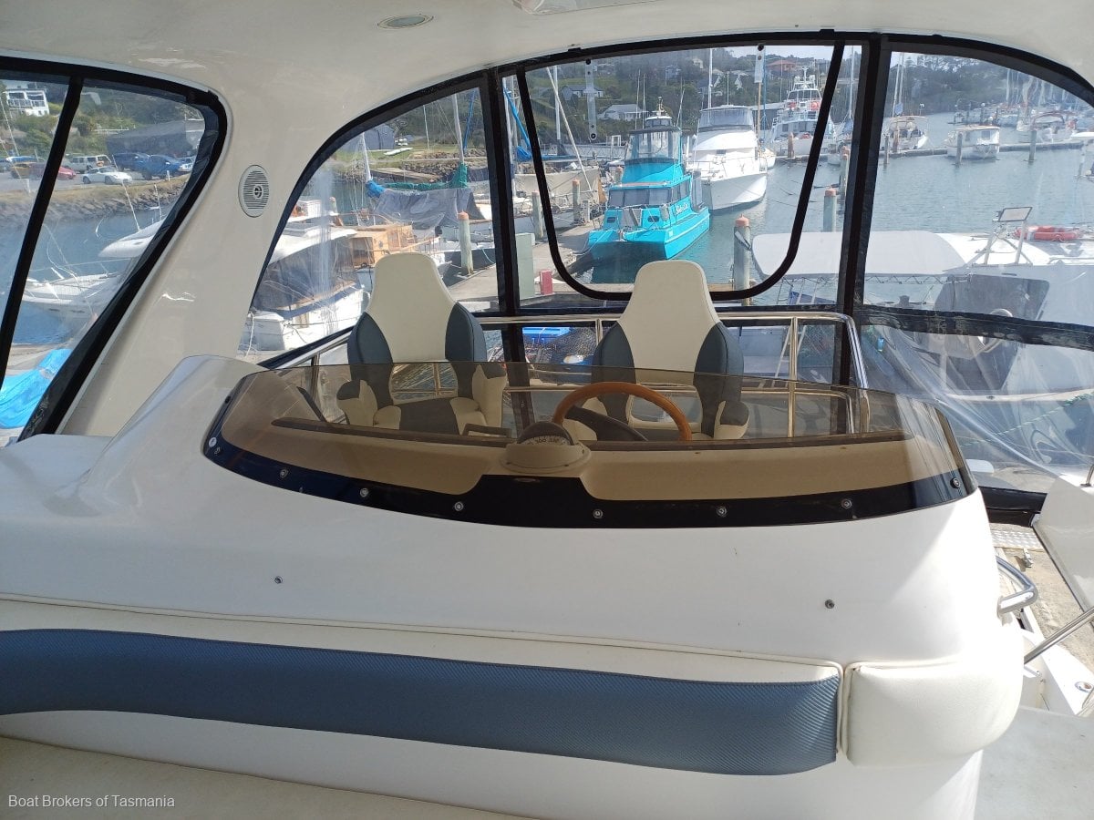  Sea Ray 480 Sedan Bridge Twin 660hp Cats. Low hours, well equipped. Boat Brokers of Tasmania