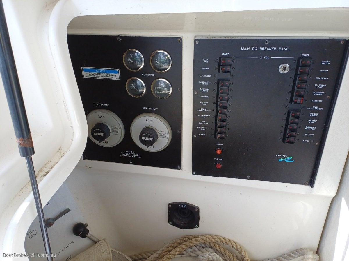  Sea Ray 480 Sedan Bridge Twin 660hp Cats. Low hours, well equipped. Boat Brokers of Tasmania