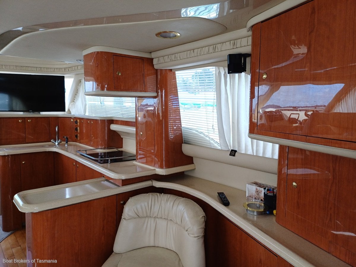  Sea Ray 480 Sedan Bridge Twin 660hp Cats. Low hours, well equipped. Boat Brokers of Tasmania