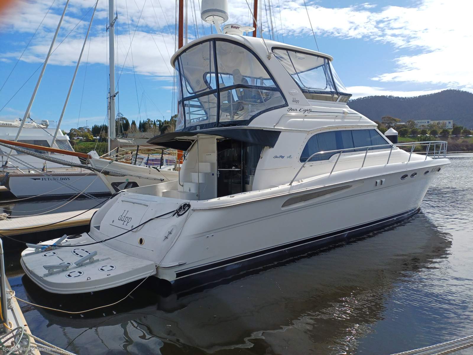  Sea Ray 480 Sedan Bridge Twin 660hp Cats. Low hours, well equipped. Boat Brokers of Tasmania