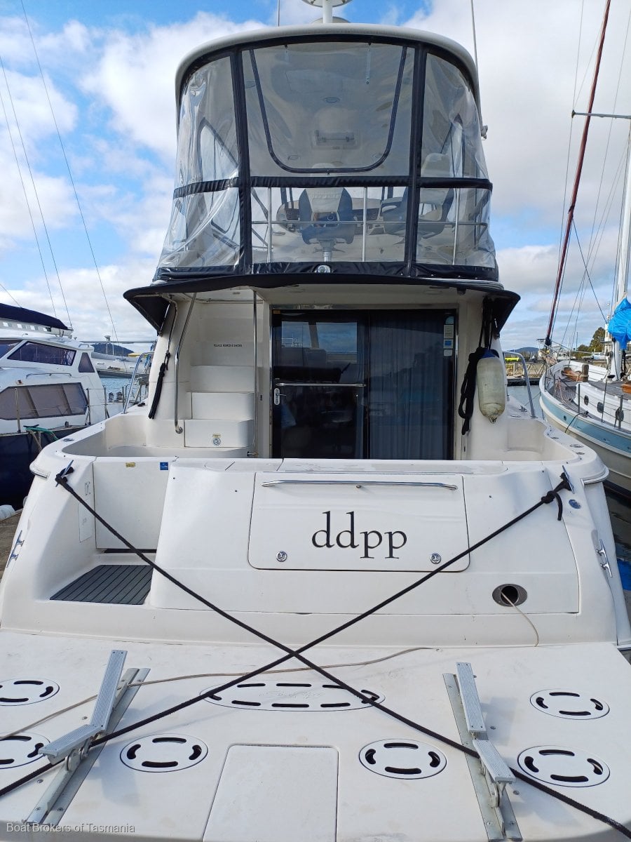  Sea Ray 480 Sedan Bridge Twin 660hp Cats. Low hours, well equipped. Boat Brokers of Tasmania