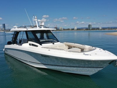 Boston Whaler 350 Realm Delivered 2023