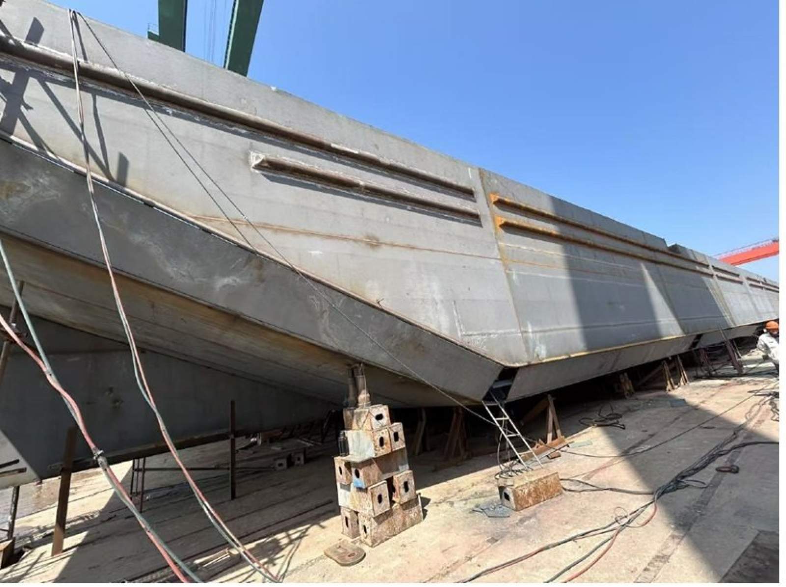 Custom 250ft / 76m Deck Cargo / Construction Barge