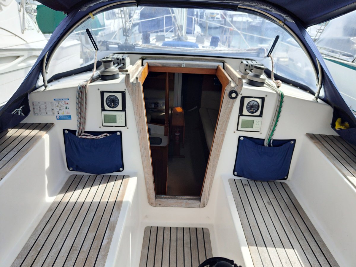 chico 355 yacht review