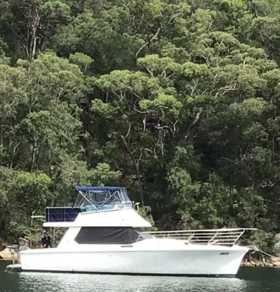 Fairway 36 Flybridge Cruiser