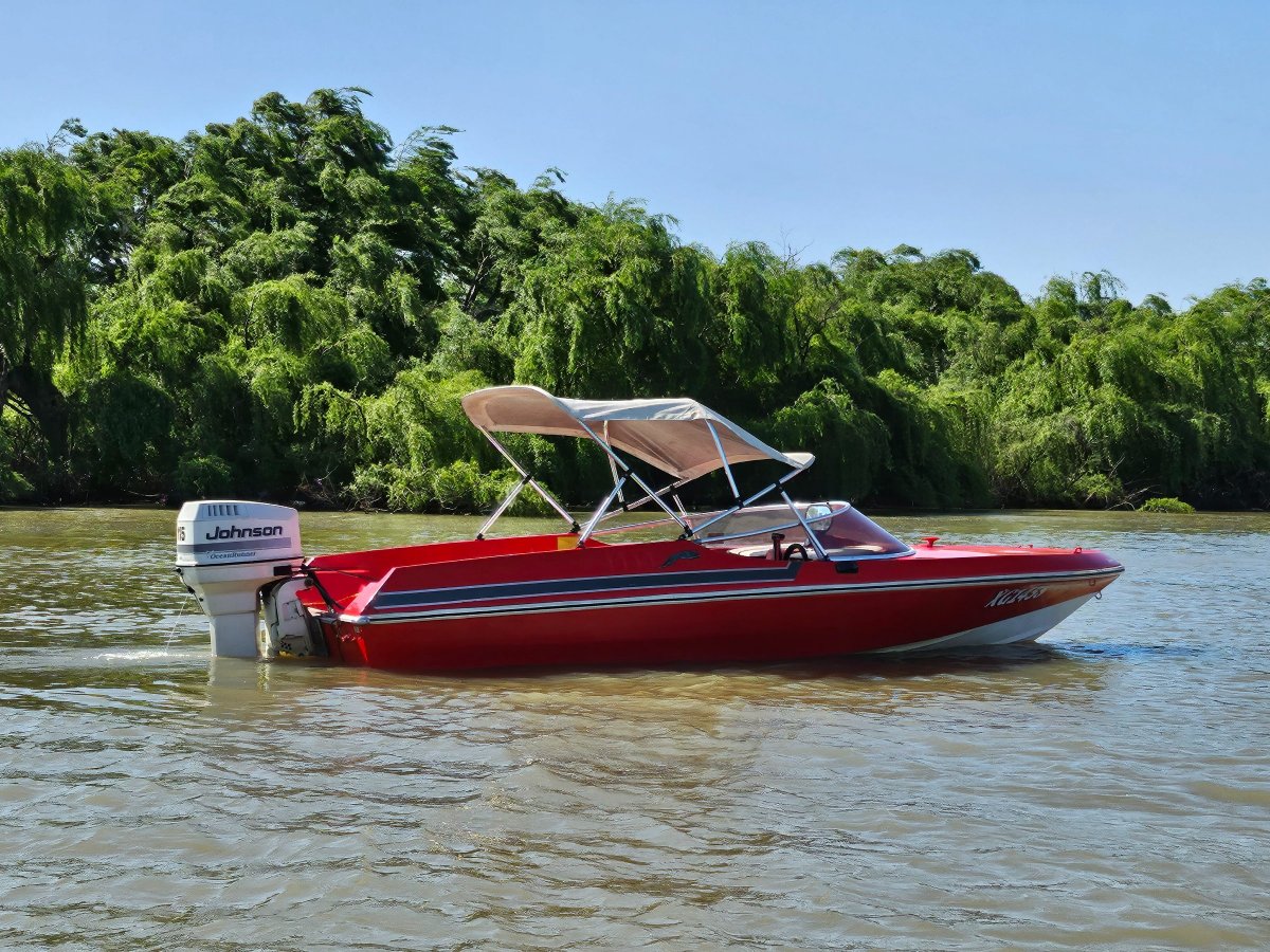 Caribbean Jaguar Family Ski Boat. Brilliant Red. 115hp Johnson Ob