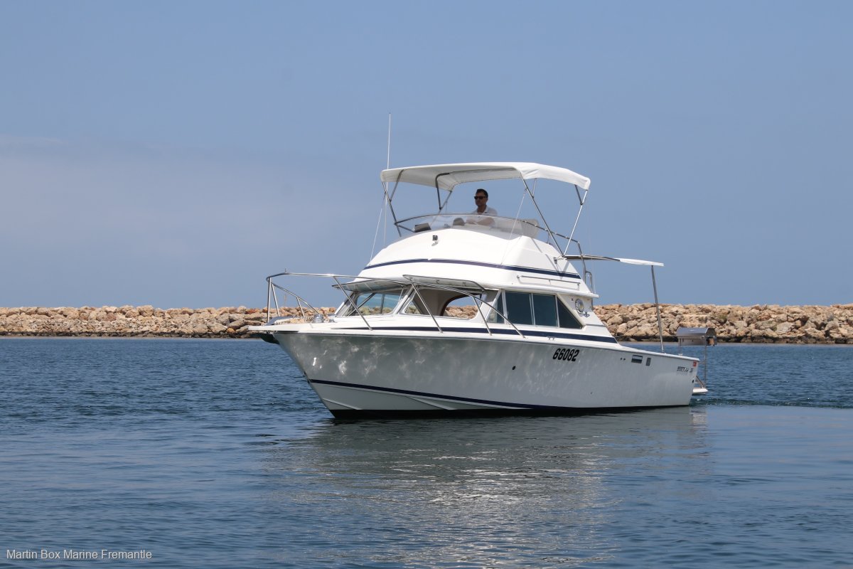 Bertram 28 Flybridge Modern Masterpiece Power Boats Boats Online for