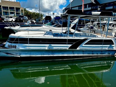 Aloha Pontoons Paradise 250 Sundeck tri-hull pontoon boat- Click for more info...