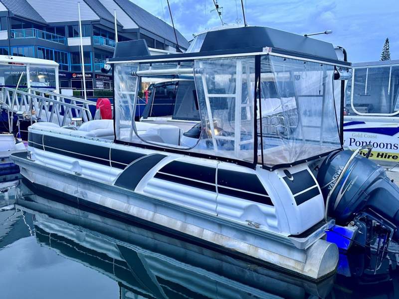 Aloha Pontoons Paradise 250 Sundeck tri-hull pontoon boat- Click for more info...