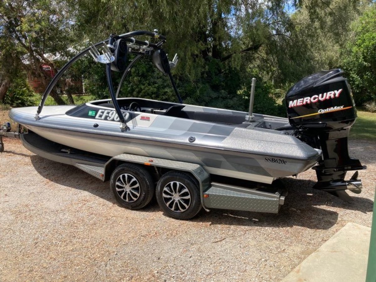 Salem 620e Ski Boat Power Boats Boats Online for Sale Fibreglass