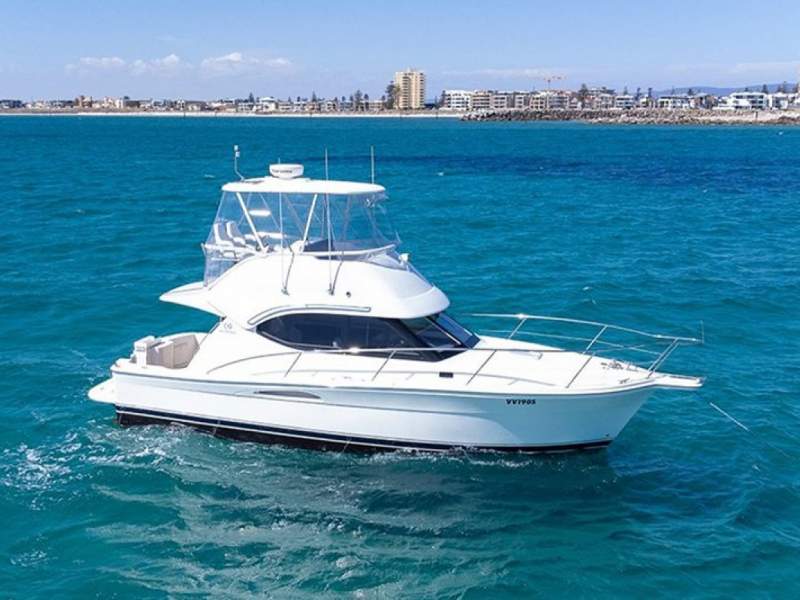 Riviera 33 Flybridge Series II