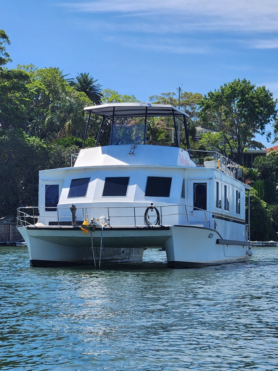 Houseboats Gold Coast - Luxury Houseboat Holidays You Won't Forget!