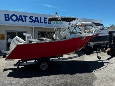 Bonito 4.8m Open Runabout Ali Hull 2000 model Neat and very clean