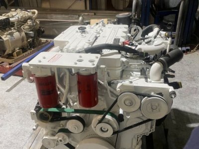 Cummins qsb 425hp marine engine and zf gearbox