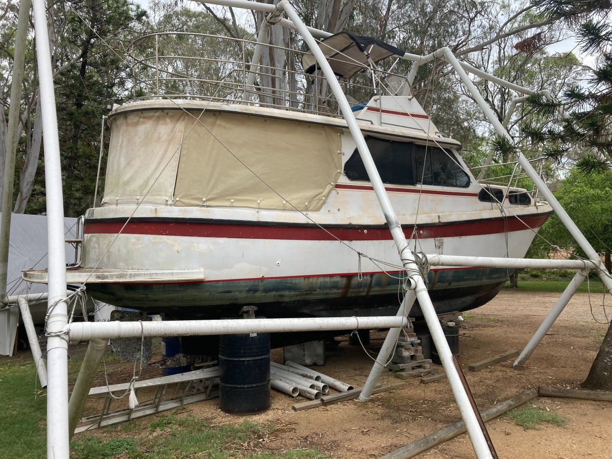 Used Cuddles 30 Flybridge Cruiser Cuddles 30 Ft Cruiser Private Or