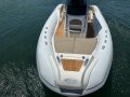 New Lomac Adrenalina 7.0:Bow pod is part of the hull