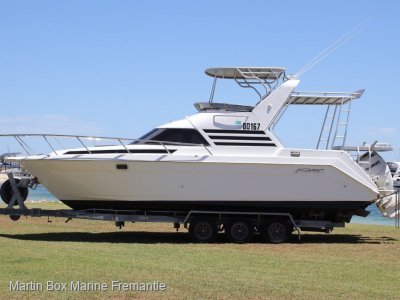 Seaquest 2800 Sportsman Flybridge Cruiser with Twin Outboards