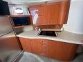 Sea Ray 40 Sundancer " 2 x Diesel Shaft Drive ":Galley and Hot plate