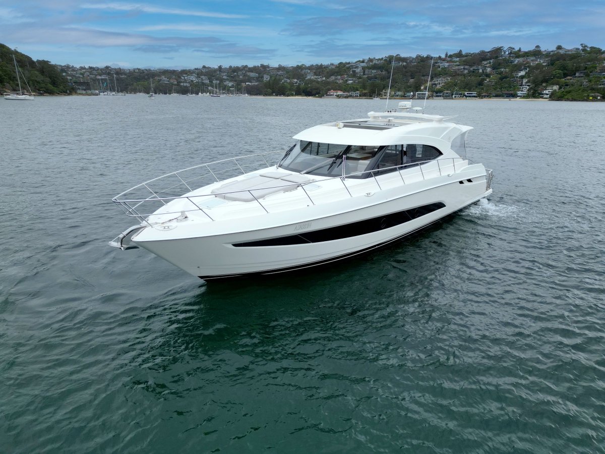 Riviera 5400 Sport Yacht 2017 Model