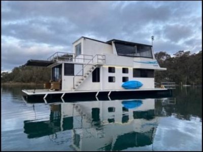 Horizon Houseboat