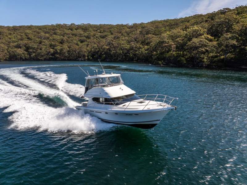 Mustang 43 M43 Sports Flybridge