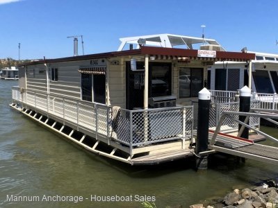 Cruise readyTwo Bed Mid size Live aboard Houseboat