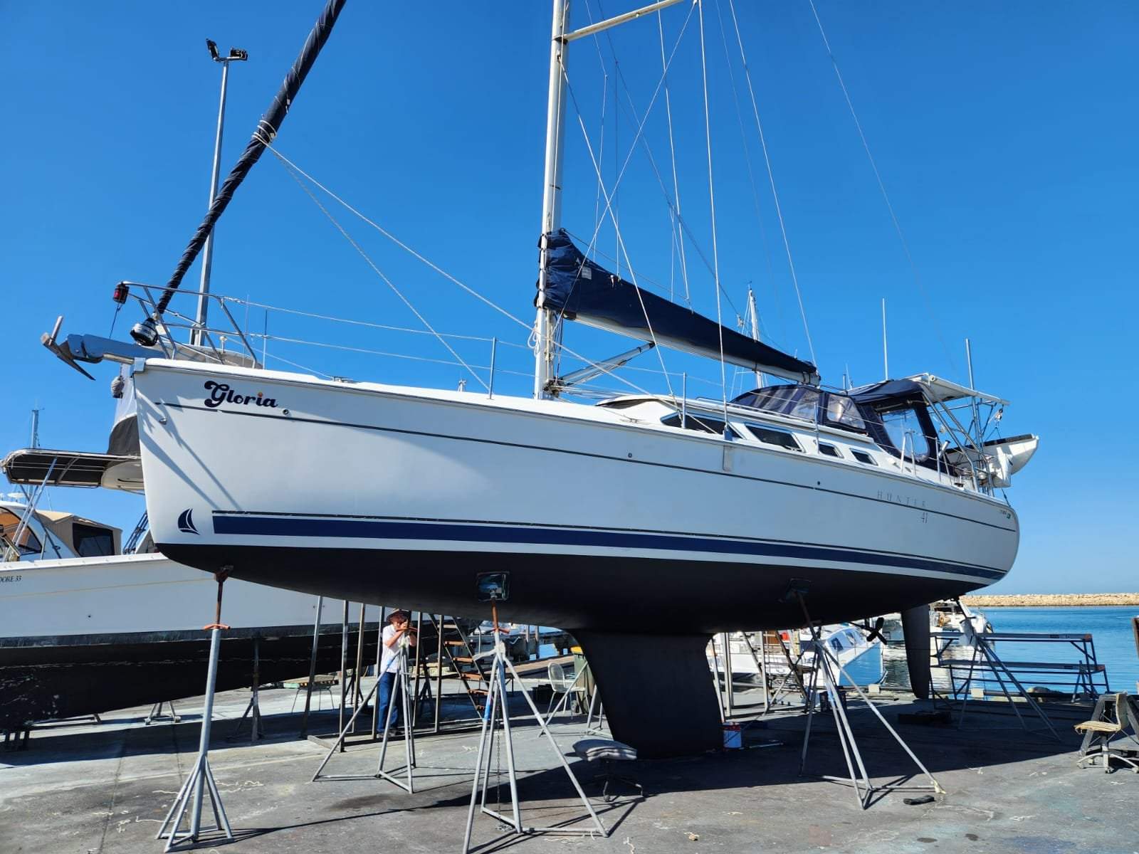 Hunter 41 Deck Salon -Fresh antifoul and ready to sail