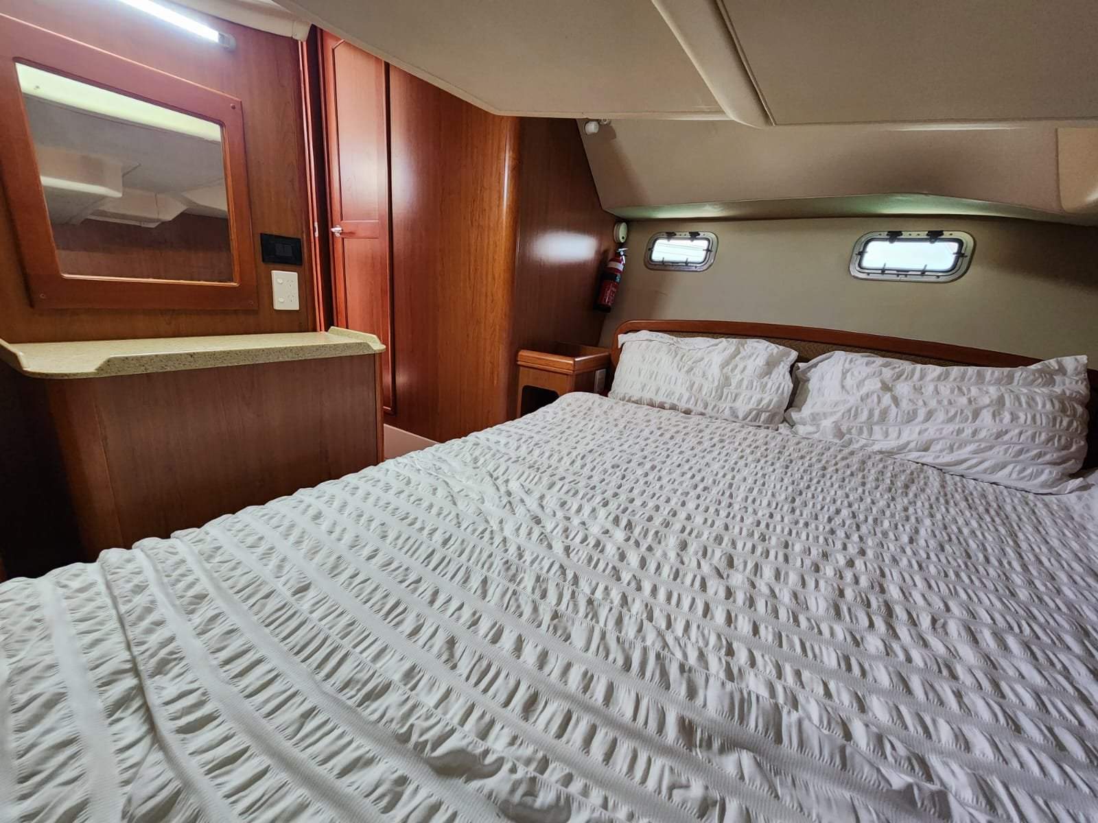Hunter 41 Deck Salon -Fresh antifoul and ready to sail