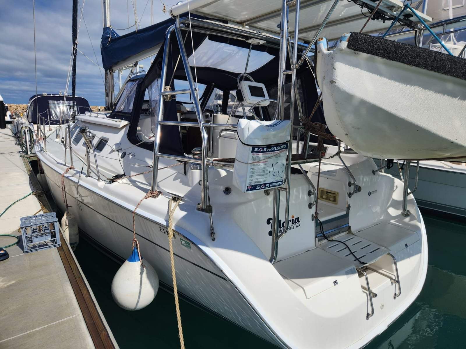 Hunter 41 Deck Salon -Fresh antifoul and ready to sail