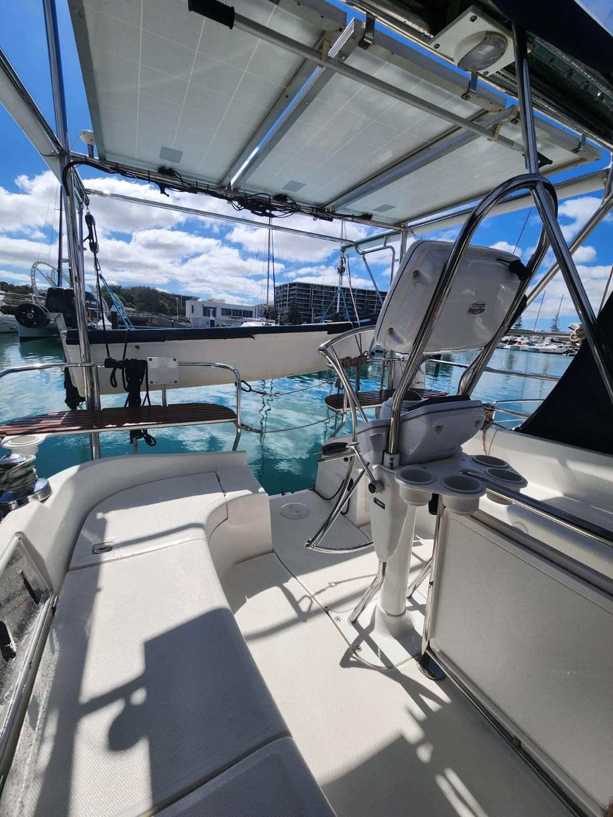 Hunter 41 Deck Salon -Fresh antifoul and ready to sail
