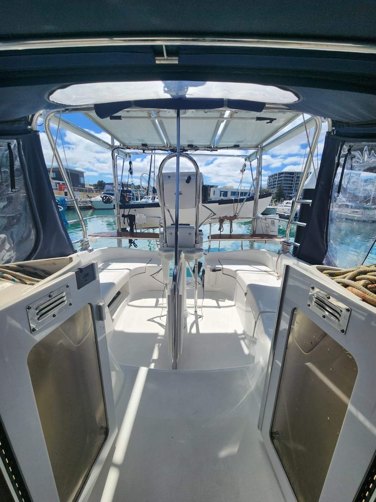Hunter 41 Deck Salon -Fresh antifoul and ready to sail
