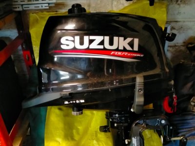Suzuki DF6A 4 stroke outboard motor