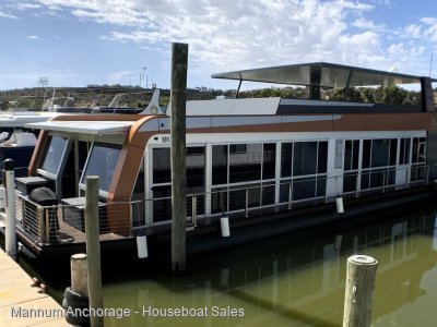 ESCAPE Spectacular 11/2019 Two decked houseboat