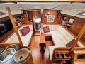 Moody 425 - Make your Bluewater Dream Come True!:Saloon Top View