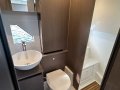 Beneteau Gran Turismo 36:Luxury bathroom