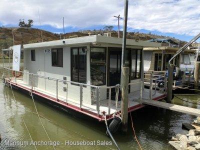 Great value 2001 built One Bed Houseboat