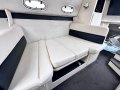 Carver 280 Express 2014 Motor and Leg.