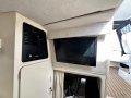 Carver 280 Express 2014 Motor and Leg.