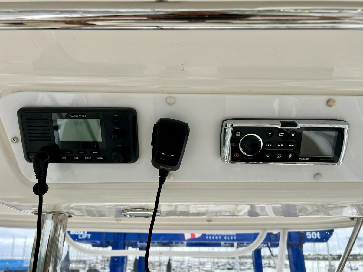 Reel Nauti Riviera 40 Flybridge Boat Brokers of Tasmania