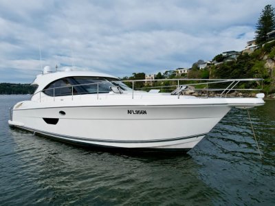 Riviera 4400 Sport Yacht -2010MY