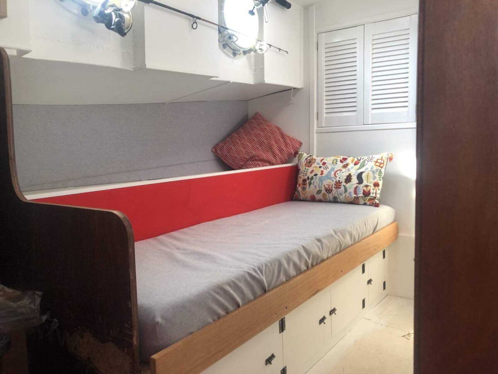 Bruce Roberts Spray 40