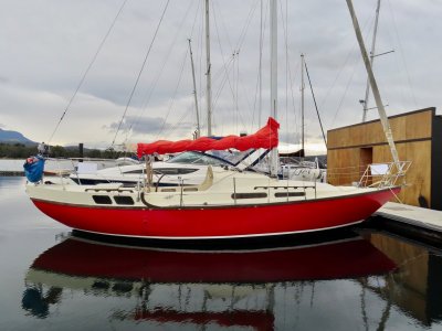 Manitou 32 Centre Cockpit CAPABLE AND COMFORTABLE CRUISING YACHT