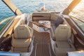 New Sea Ray 260 SLX OB:Versatile layout