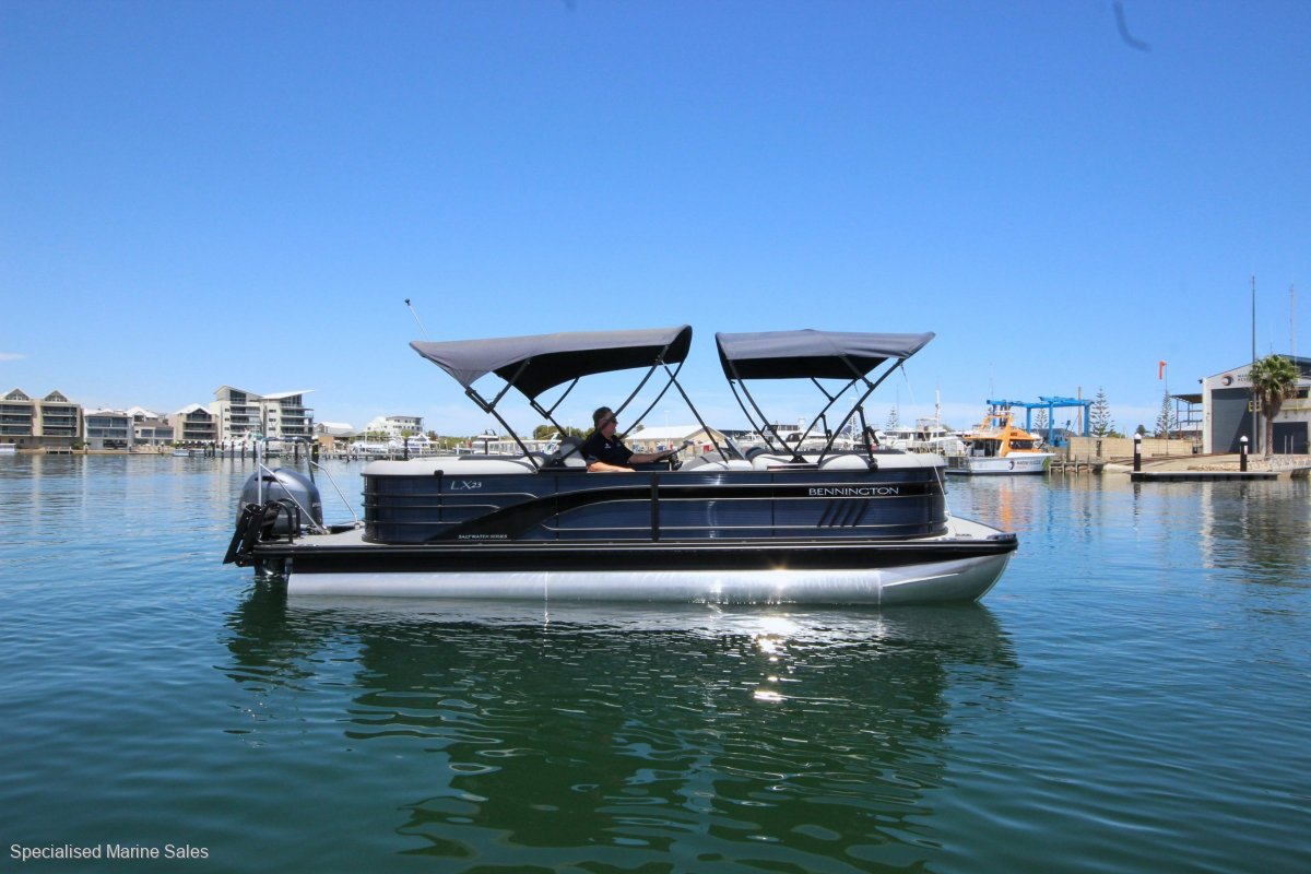 Bennington Pontoon Boat 23 LX
