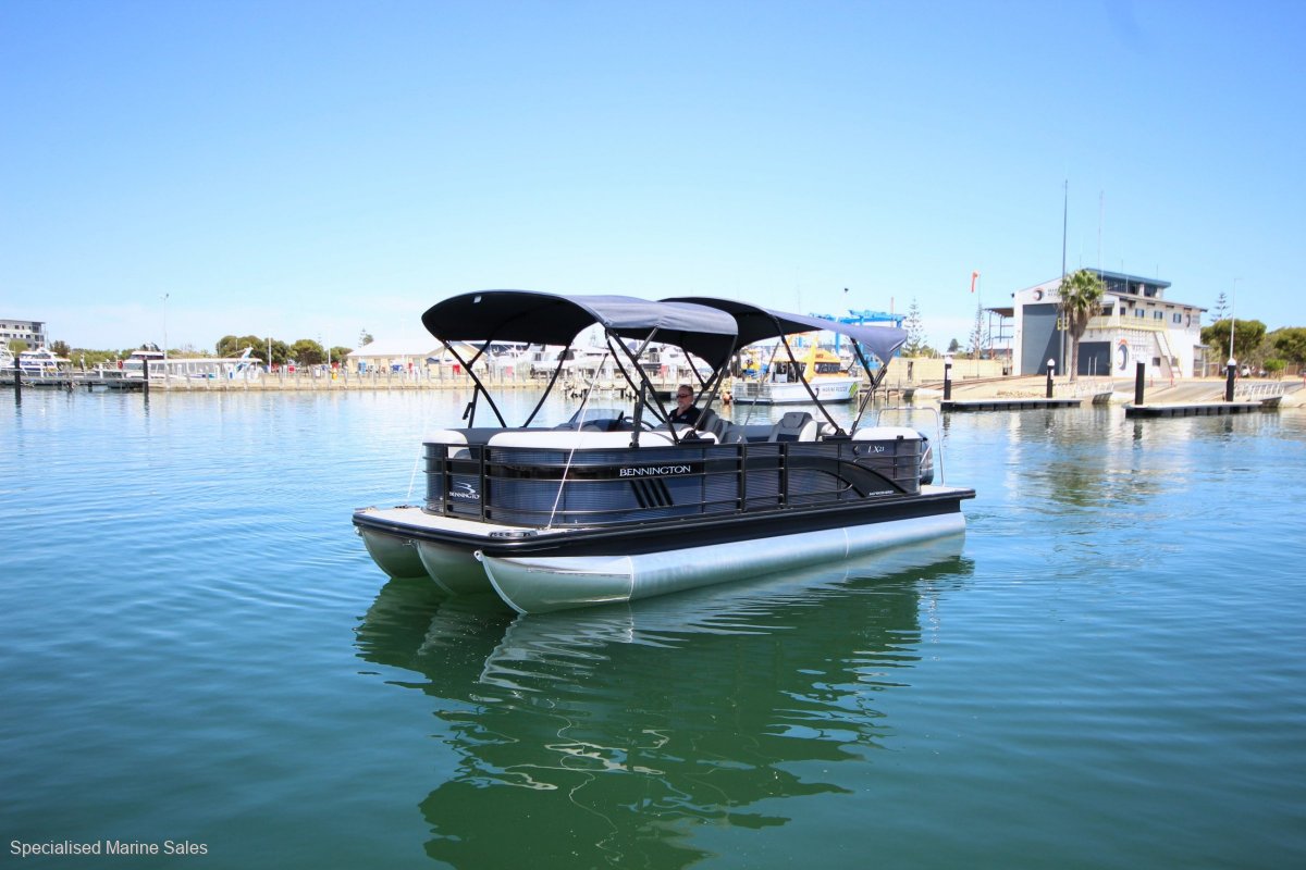 Bennington Pontoon Boat 23 LX